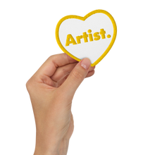 Charger l'image dans la galerie, Patch brodé coeur jaune imaginé par Nancy Gabel artiste peintre Bordeaux